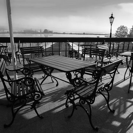 Hotel Wyrwidab Chodziez Luaran gambar